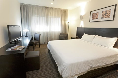 Causeway 353 Hotel - Darwin Tourism 0