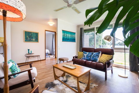 Uptown Frankston - Darwin Tourism 0