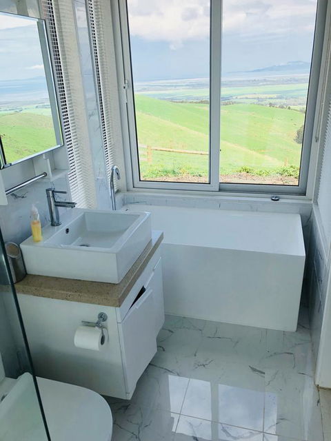 One Tree Hill Wilson Prom And Ocean Views - Darwin Tourism 38