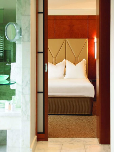 Park Hyatt Melbourne - Darwin Tourism 13