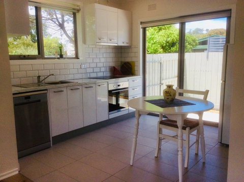 Avilla By The Bay - Darwin Tourism 16