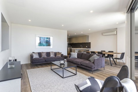 Blairgowrie Apartment 1 - On The Beach - Darwin Tourism 6
