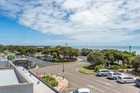 Blairgowrie Apartment 1 - On The Beach - Darwin Tourism 7