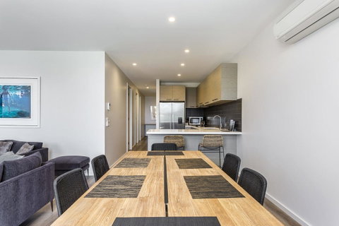 Blairgowrie Apartment 1 - On The Beach - Darwin Tourism 3