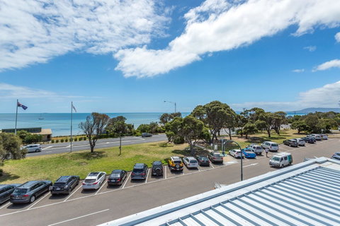 Blairgowrie Apartment 1 - On The Beach - Darwin Tourism 18