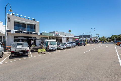 Blairgowrie Apartment 1 - On The Beach - Darwin Tourism 15