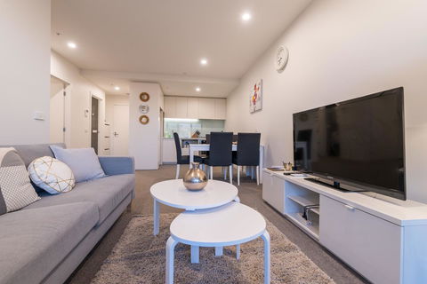 Guest House In Melbourne - Darwin Tourism 4