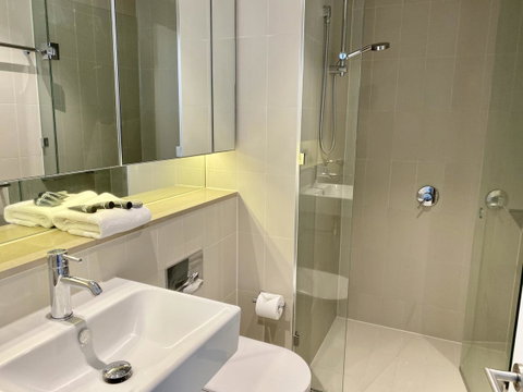 JC Waterfront Apartments On Collins - Darwin Tourism 6
