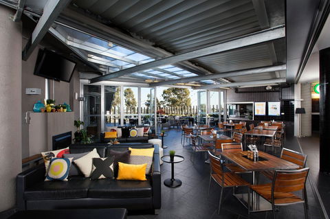 Atura Dandenong - Darwin Tourism 6