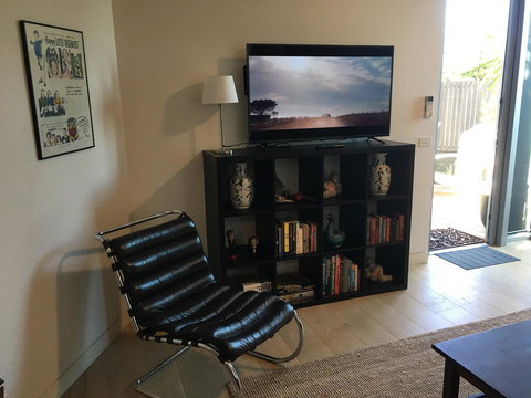 Elwood By The Beach - Darwin Tourism 2