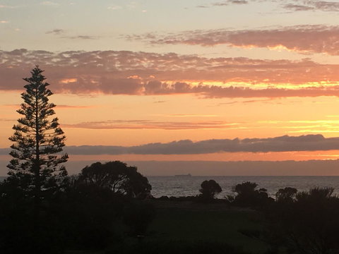 Elwood By The Beach - Darwin Tourism 11