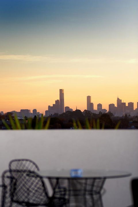 Corporate Living Accommodation Hawthorn - Darwin Tourism 16