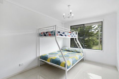 Fairhills - NEW LISTING, Beautifully Styled - Darwin Tourism 6