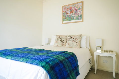 Miss Pym's Cottage - Darwin Tourism 19