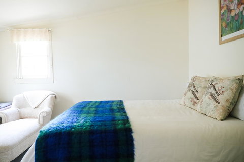 Miss Pym's Cottage - Darwin Tourism 15