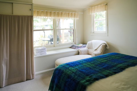 Miss Pym's Cottage - Darwin Tourism 17