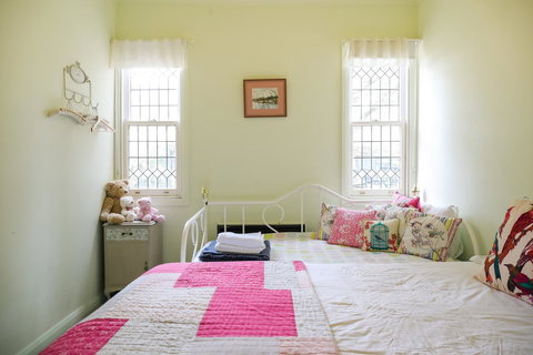 Miss Pym's Cottage - Darwin Tourism 25