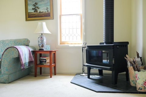 Miss Pym's Cottage - Darwin Tourism 33