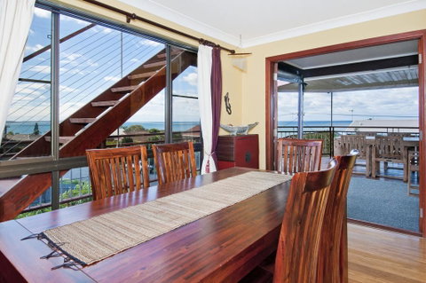 THE BOARDROOM ON BANKSIA - 11 Banksia Ave Bonny Hills - Darwin Tourism 2