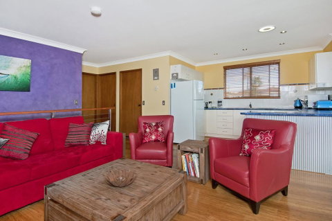 THE BOARDROOM ON BANKSIA - 11 Banksia Ave Bonny Hills - Darwin Tourism 0