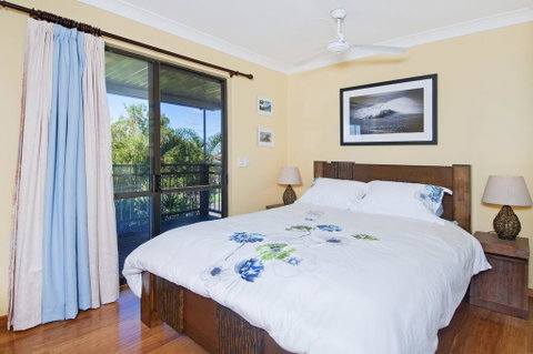 THE BOARDROOM ON BANKSIA - 11 Banksia Ave Bonny Hills - Darwin Tourism 3