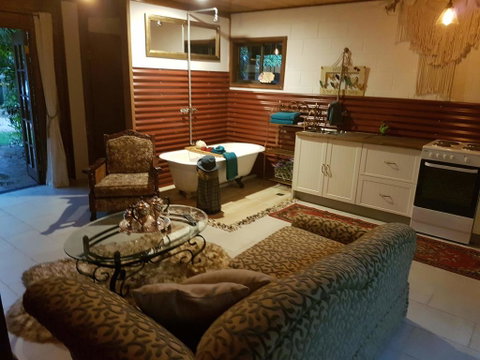 The Cabin - Darwin Tourism 1