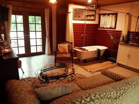 The Cabin - Darwin Tourism 0