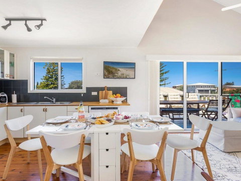 The Chalet At Callala Beach - Beach House Character - Darwin Tourism 3