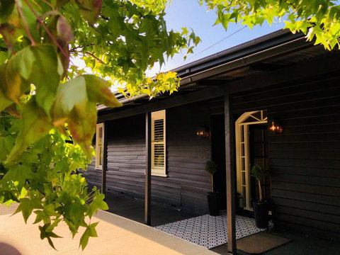 The Dudley Boutique Hotel - Darwin Tourism 1