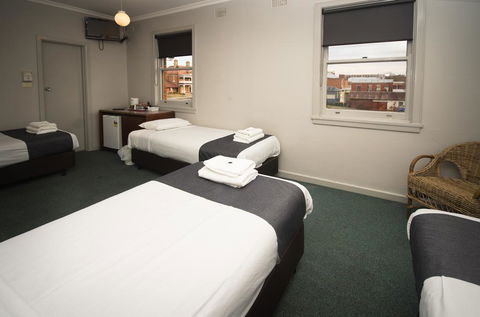 The George Hotel - Darwin Tourism 1