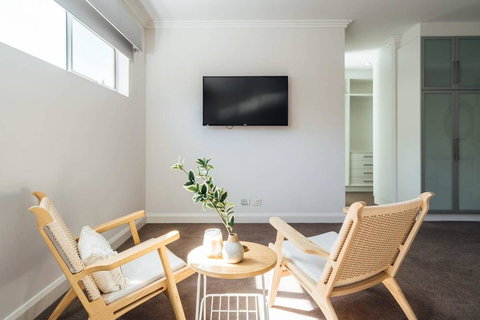 The Grand Oasis - Pool - Wifi - Mins From Beach - Darwin Tourism 3
