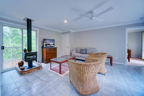 The Hillside Villa - Darwin Tourism 2