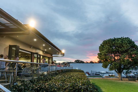 The Huskisson - Darwin Tourism 0