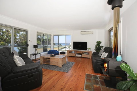 The Jetty At Culburra Beach - Pet Friendly Waterfront - Darwin Tourism 1