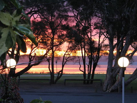 The Jetty Cabin Lakeside - Darwin Tourism 1