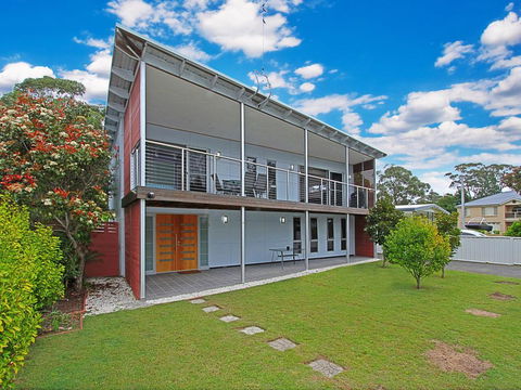 The Lake House - Lake Conjola - Darwin Tourism 2