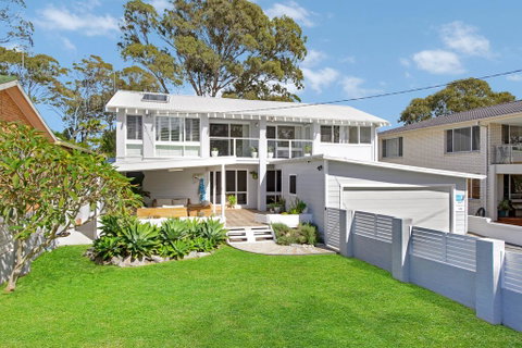 THE LAKE HOUSE - WiTH SWIMMING POOL - Darwin Tourism 0