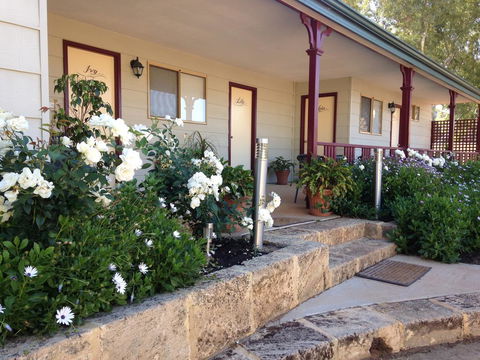 The Nosh & Nod - Avon Terrace - Darwin Tourism 0