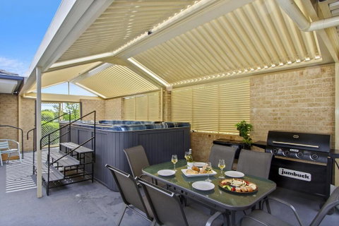 The Orient - Family & Pet Friendly - Huge Spa - Darwin Tourism 0