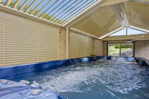 The Orient - Family & Pet Friendly - Huge Spa - Darwin Tourism 1