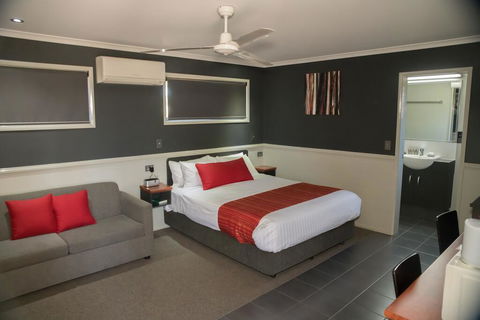 The Rocks Motel - Darwin Tourism 1