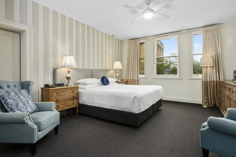 The Russell Hotel - Darwin Tourism 1