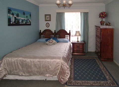 The Spanish Retreat And BnB - 24 Hrs - Darwin Tourism 1