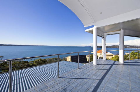 The Ultimate Ocean View - A Luxury Home - Darwin Tourism 1
