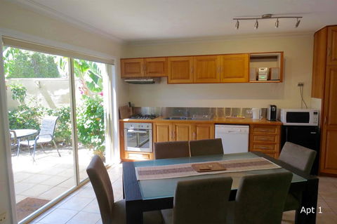 The Wave Oasis SC B&B - Darwin Tourism 1