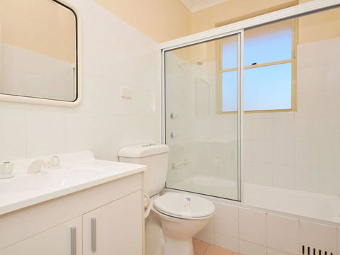 Toowoon Beach View 3br Villa 4 Just Steps To Beach With Views - Darwin Tourism 3