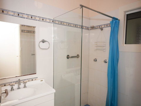 Traditional Three Bedroom Home With Water Views - Darwin Tourism 2