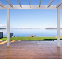 Tranquility Absolute Waterfront - Pet Friendly - 10 Mins to Hyams Beach - Darwin Tourism