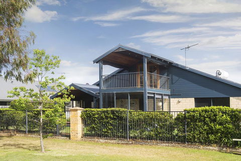 TRANQUILITY AT TROON - Darwin Tourism 1