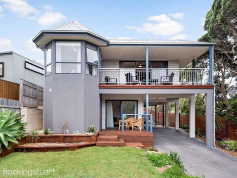 Treetop Retreat Rye - Darwin Tourism 0